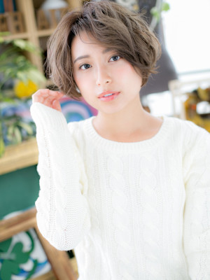 グラデーションカラーくせ毛風ニュアンスボブ　シルキーベージュ