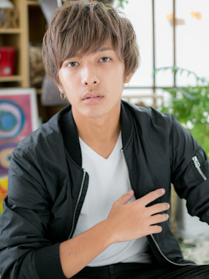 イケメンハイライトカラー★モテ髪ミニウルフ　アッシュオリーブ