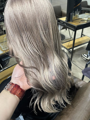 グレージュ/グレーベージュ/ハイトーンカラー