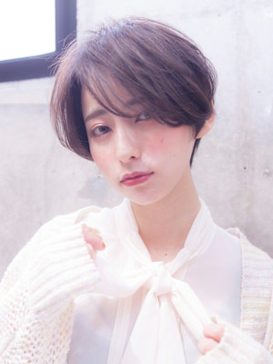 マニッシュ　ウザバング　ショートボブ　前髪