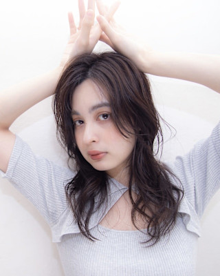 ダークアッシュ セミディ  シアーカラー  ウェーブパーマ