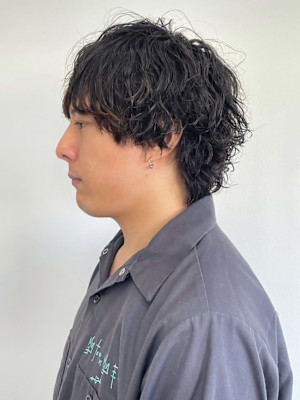 メンズウルフ　マッシュパーマ　ナチュラルパーマ　カジュアル