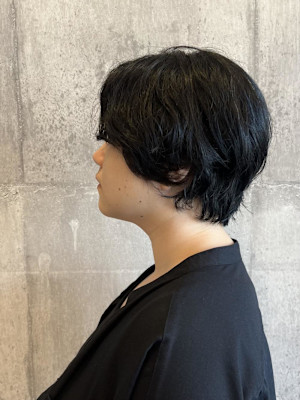 くせ毛のショートヘア〈ARCH Sayaka〉