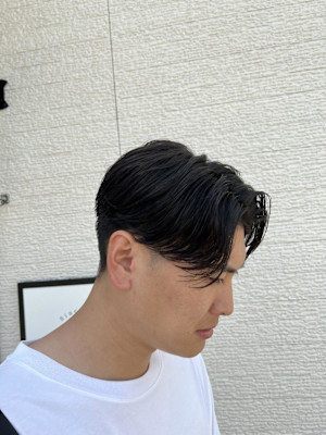 センターパート×ニュアンスパーマ