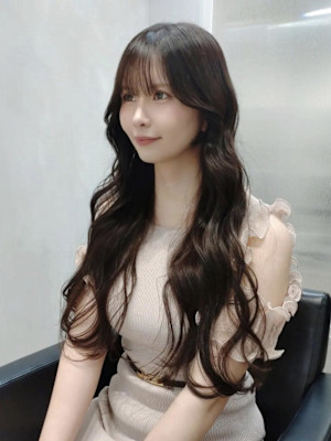 《韓国ヘア》暗髪ロング×韓国風お顔周り