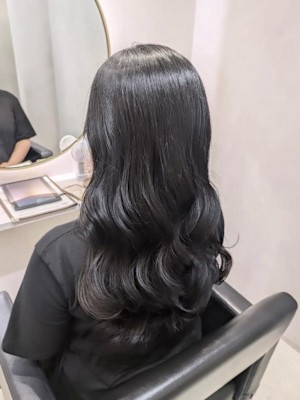 《韓国ヘア》黒髪×韓国風アレンジ