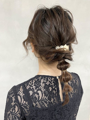 ヘアアレンジ＊ルーズローポニー