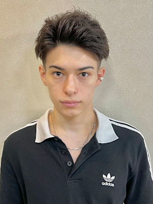 短髪　刈り上げ　男　ワイルド　モテる　髪型　メンズ　美容室