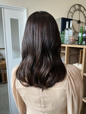 ダークブラウン