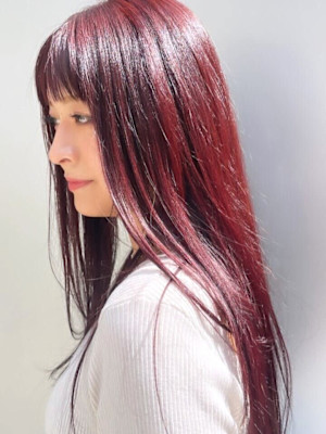 レッドピンク　ブリーチ　ダブルカラー　艶感ロングヘア