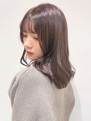 ミルクティーベージュ　アッシュベージュ　顔周り　透明感カラー