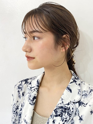 ヘアセット　編み下ろしアレンジ　おくれ毛　ローポニー