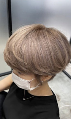 魅せるグレーヘア（白髪率６０％、顔回り８０％）