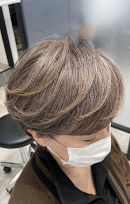 魅せるグレーヘア（白髪率７０％）