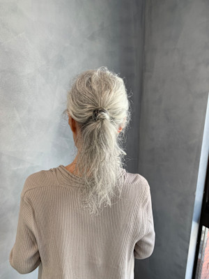 ウェーブ　パーマ　グレイヘア