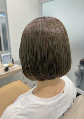 オリーブベージュ×ミニボブ