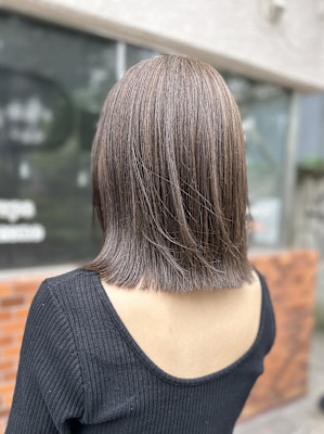 赤みを抑えた透明感カラー（ブリーチ無し）