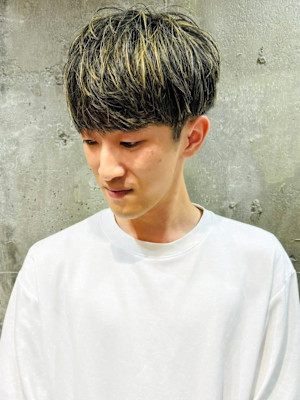 ハイライトカラー　メンズショート　ケアブリーチ　20代30代