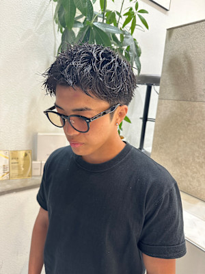 スパイキーパーマ