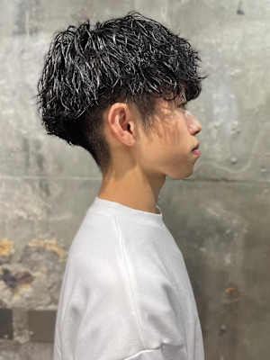 ツーブロック　マッシュショート　波巻きツイスパ　20代30代