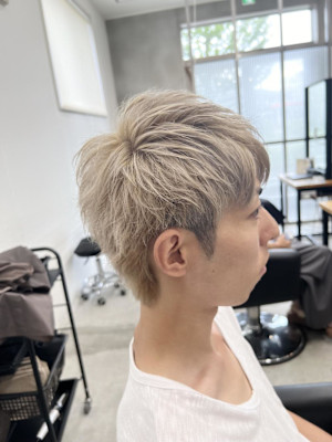 ホワイトグレージュ