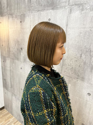 オリーブベージュ