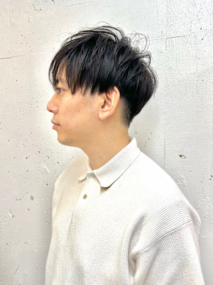 大人メンズ刈り上げツーブロック前下がり毛束ザクザクショート