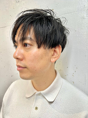 大人メンズ刈り上げツーブロック前下がり毛束ザクザクショート