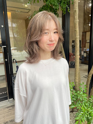 【ハイトーンベージュ/佐藤杏丸】