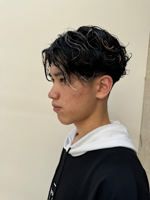 あなたの似合うがわかる！　メンズパーマセンターパート