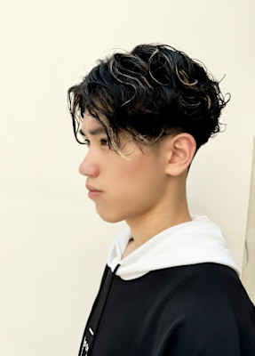 あなたの似合うがわかる！　メンズパーマセンターパート