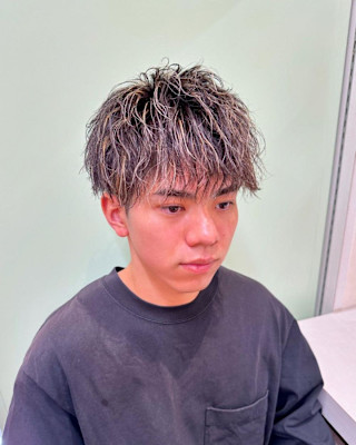 横浜メンズメッシュパーマツイストスパイラルハイライトカラー