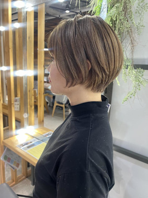 ハイトーンショートヘア