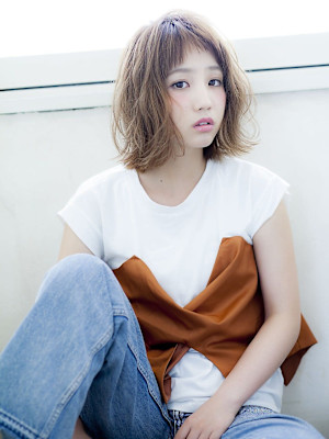 ピンクブラウン　カール　切りっぱなしボブ　美髪