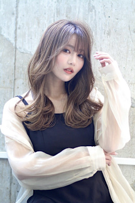 エアリーロング　艶髪ゆる巻き　韓国風　美髪