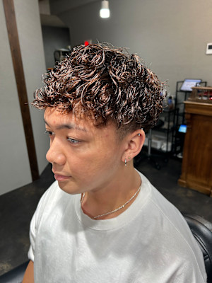 スペインカール風パーマスタイル