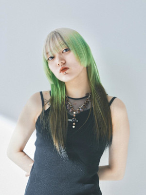 エンドカラー　スリークストレート【FIRST】小林真奈美