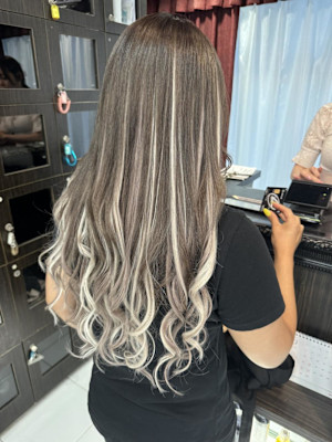 ダブルカラー＆エクステ/ハイトーン長さ出し【錦糸町】