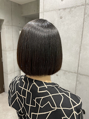 乾かすだけで自然に収まるボブスタイル