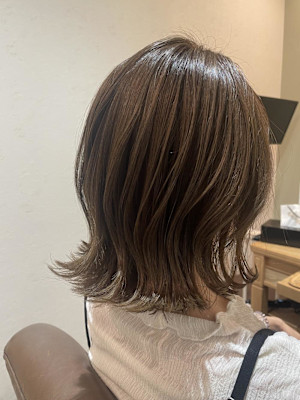 外ハネくびれボブ