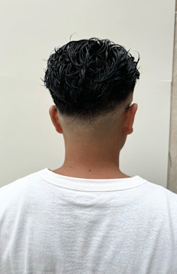 あなたの似合うが見つかる！　メンズ7:3分けニュアンスパーマ