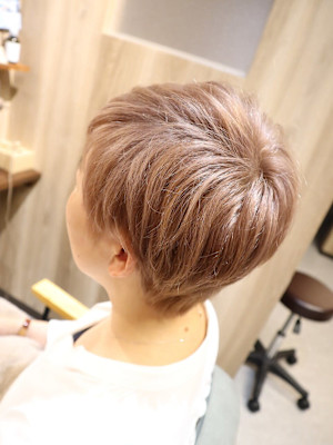 マッシュショート ハニーブロンド