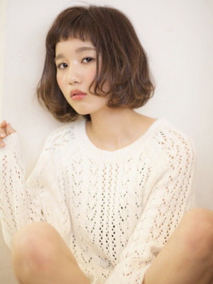 レイヤーボブ　オリーブベージュ　ウェットヘア