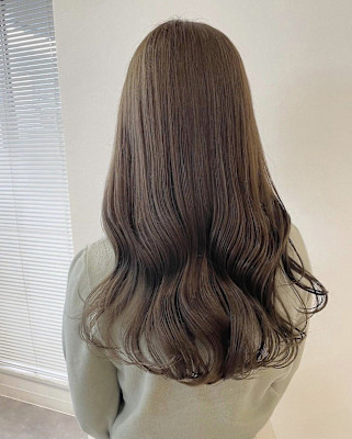 20代30代大人かわいいオリーブベージュ小顔カット