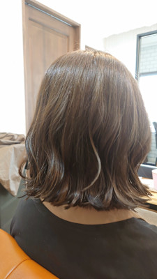 カーキグレージュ