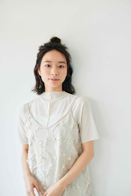 フェミニンなミディアムスタイル［久米川/トリートメント］