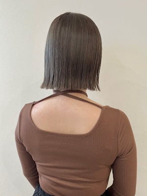 オリーブベージュ×ラインボブ　【担当神野】