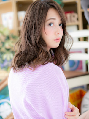 バレイヤージュ外国人風小顔抜け感セミディ　グレージュアッシュ