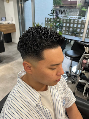 ナチュラルフェードカット/アイロンパーマ/アッシュブラック