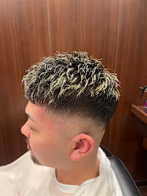 スキンフェードホワイトメッシュ